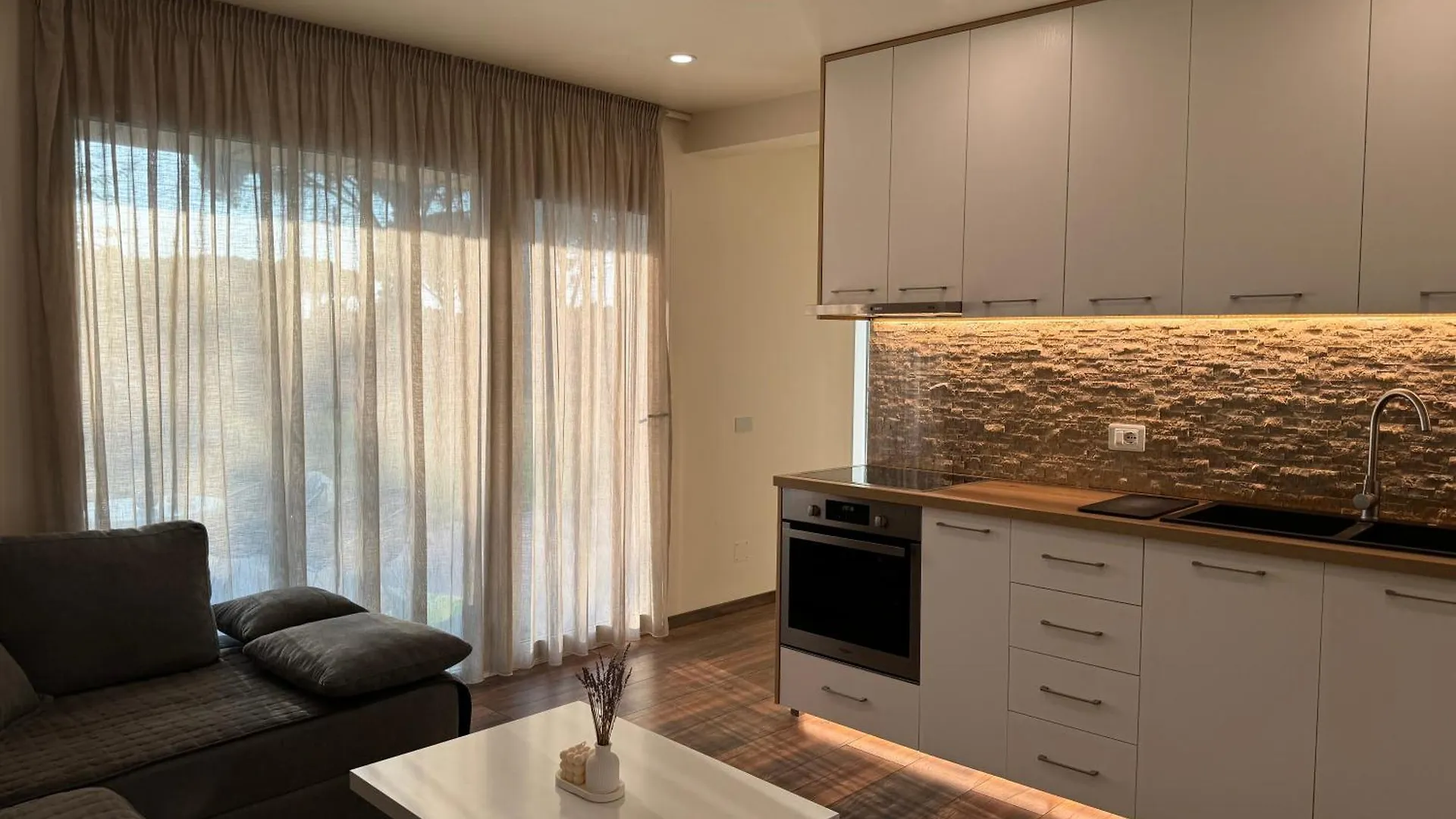 Lazaj Villa Avlonya 0*,  Arnavutluk