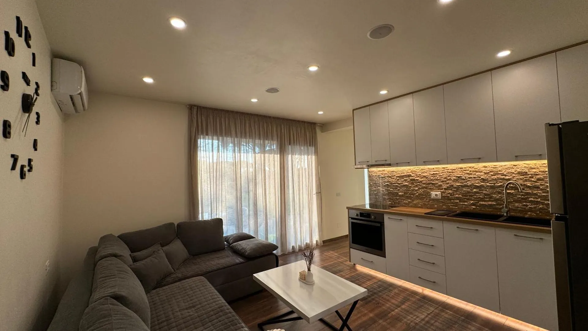 Lazaj Villa Avlonya Tatil parkı